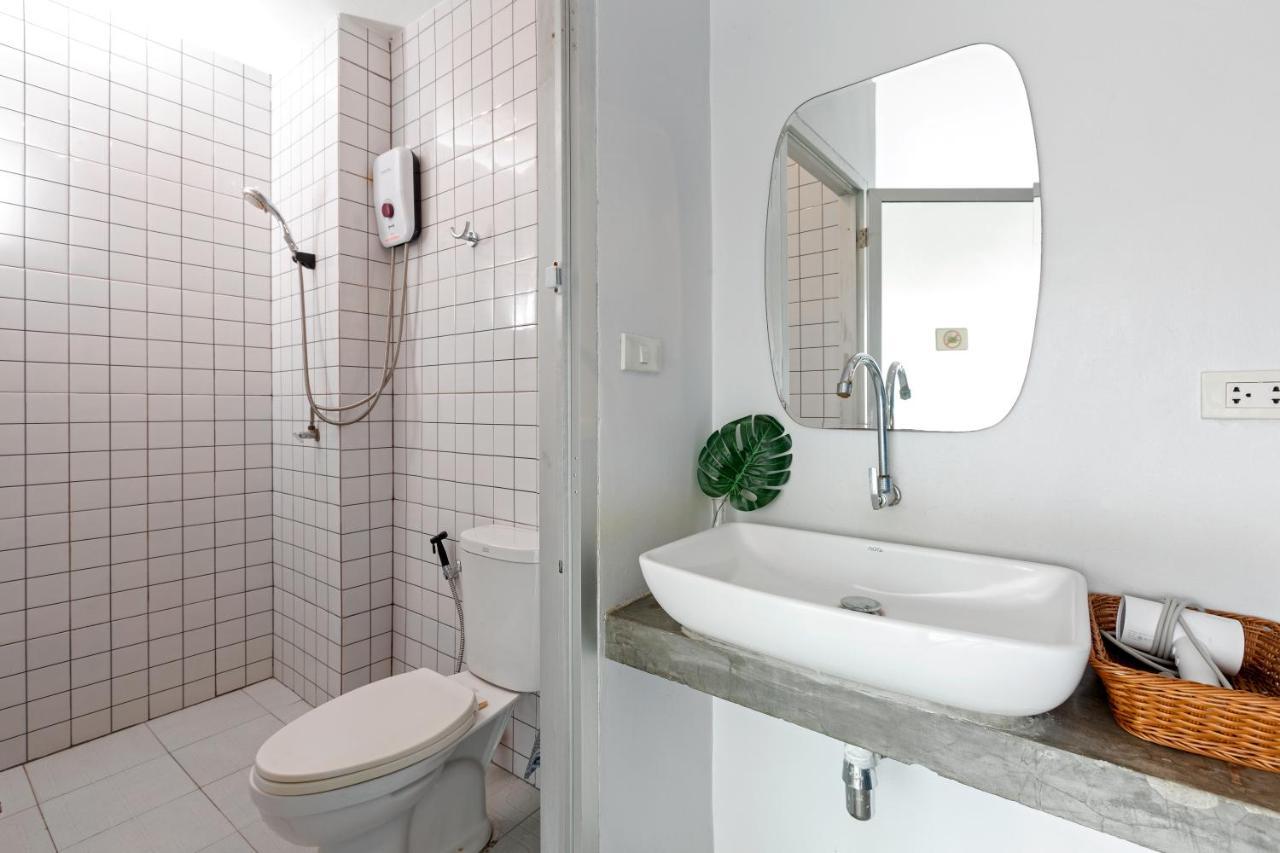 Hip Hostel - Sha Plus Patong Экстерьер фото