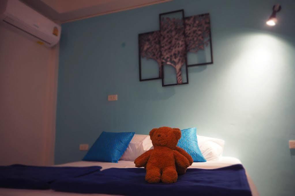 Hip Hostel - Sha Plus Patong Экстерьер фото